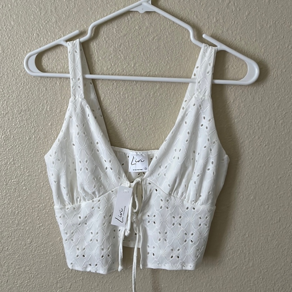 Livi by Olivia Rae white/cream top size S